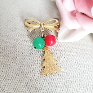 Christmas dangle tree brooch